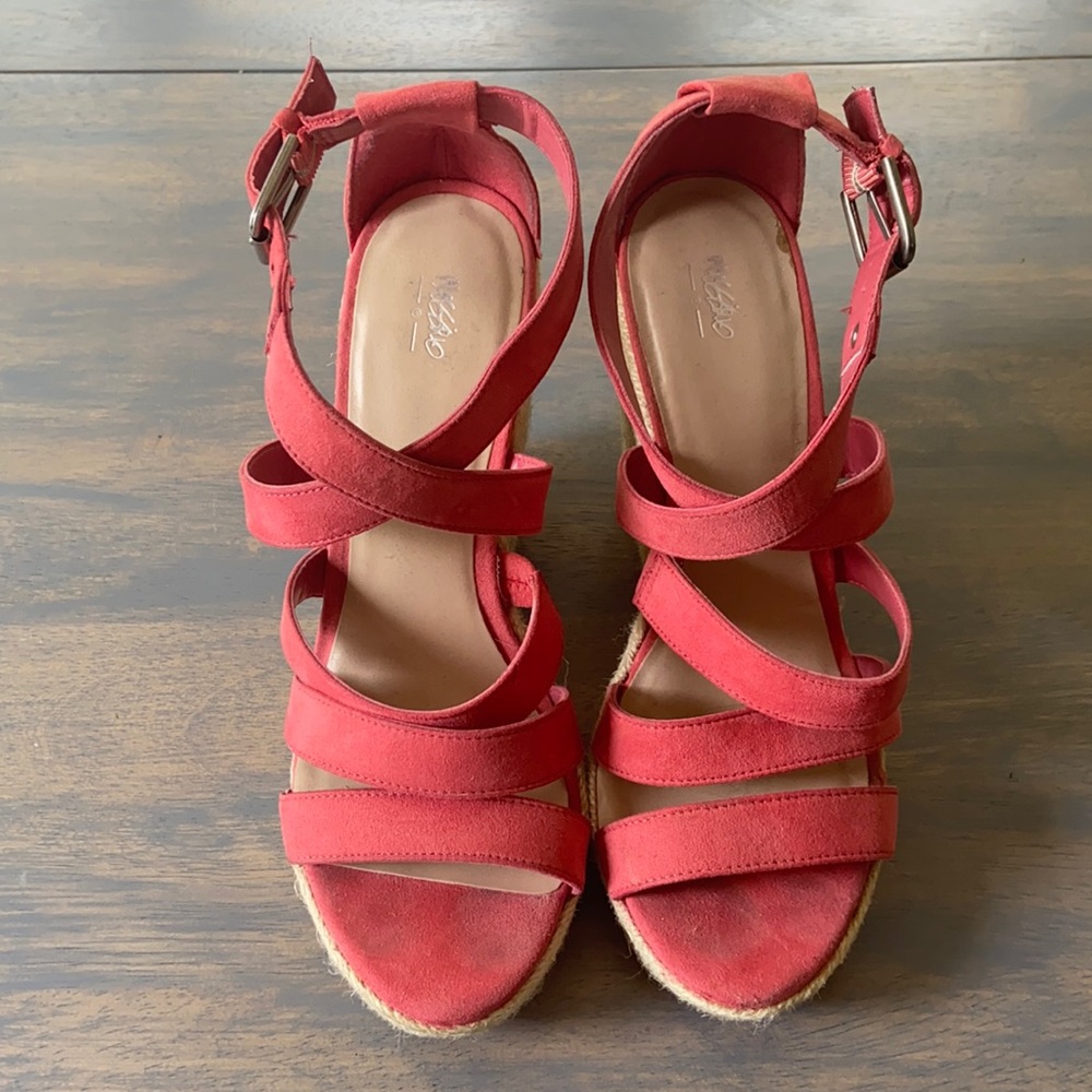 Pink faux-suede wedges